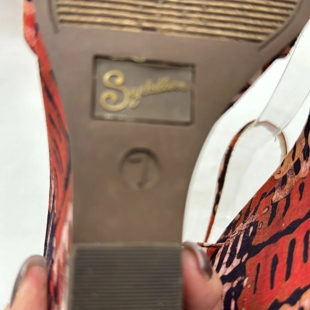 Seychelles Delta Patterned Wedge Heels Size 7 MCW4758D